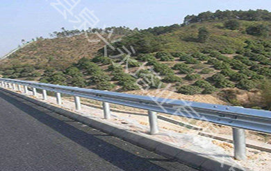 高速公路波形護(hù)欄板