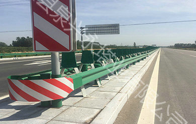 高速公路波形護(hù)欄板